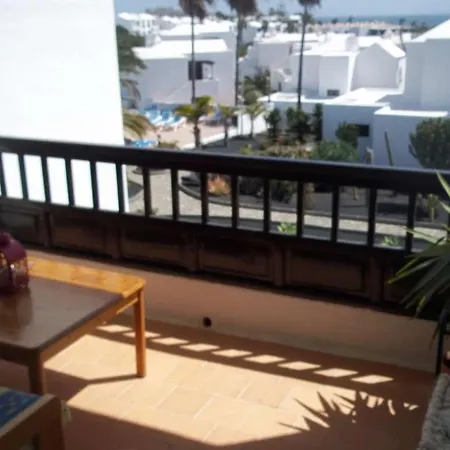 Apartment Sleeps 3 Pool Wifi