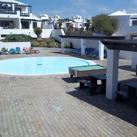 Sleeps 3 Pool Wifi Apartment *