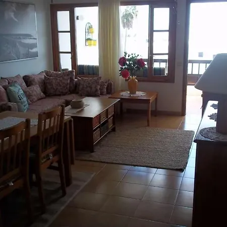 Sleeps 3 Pool Wifi Apartman
